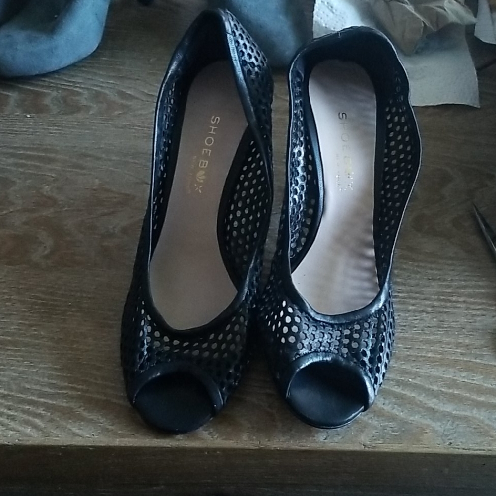 NWT Shoebox  Shoes